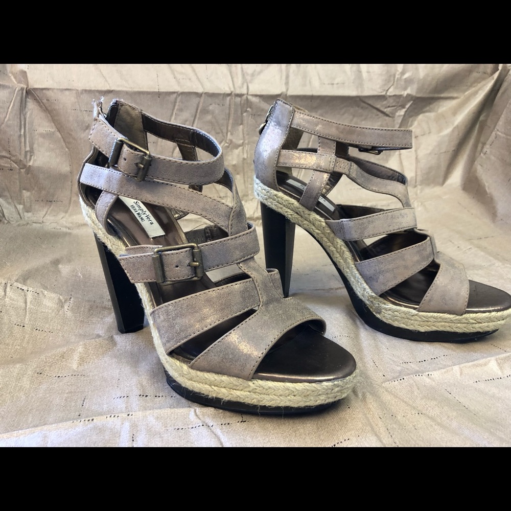 Simply Vera by Vera Wang 4 inch wooden heels